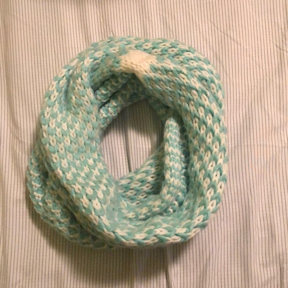 Trillium Accessories - Mint & white woven infinity scarf!